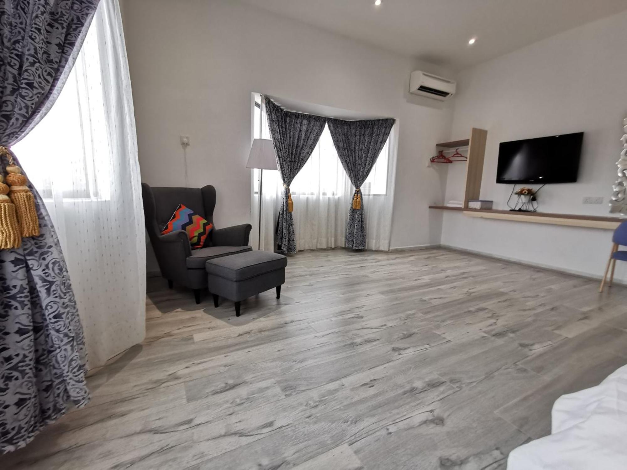 Melody Whole Or Suite Room Muar Εξωτερικό φωτογραφία